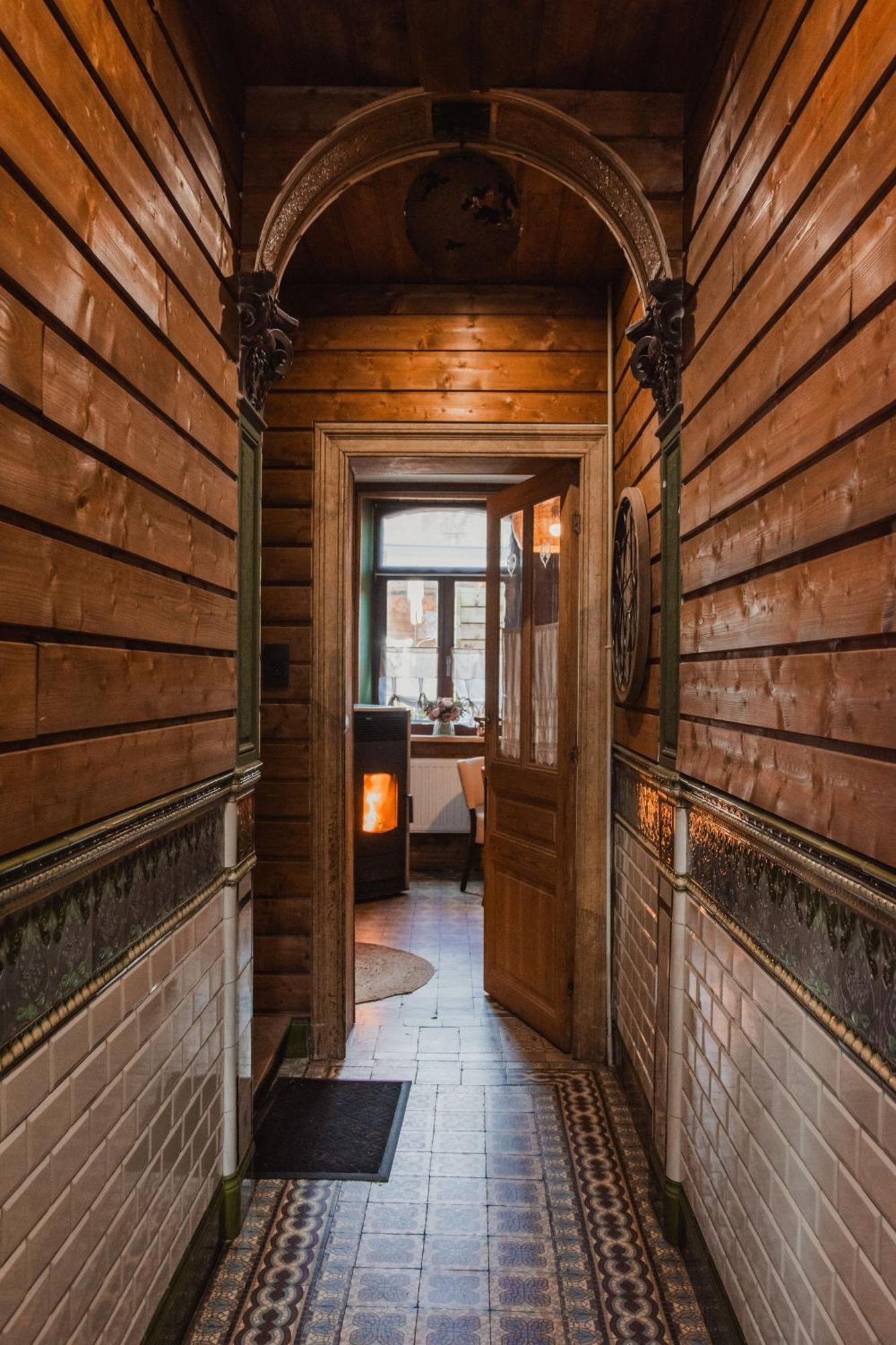 Maison D'Hote Les Notes Endormie Chambre Secrete Berzee Exterior photo