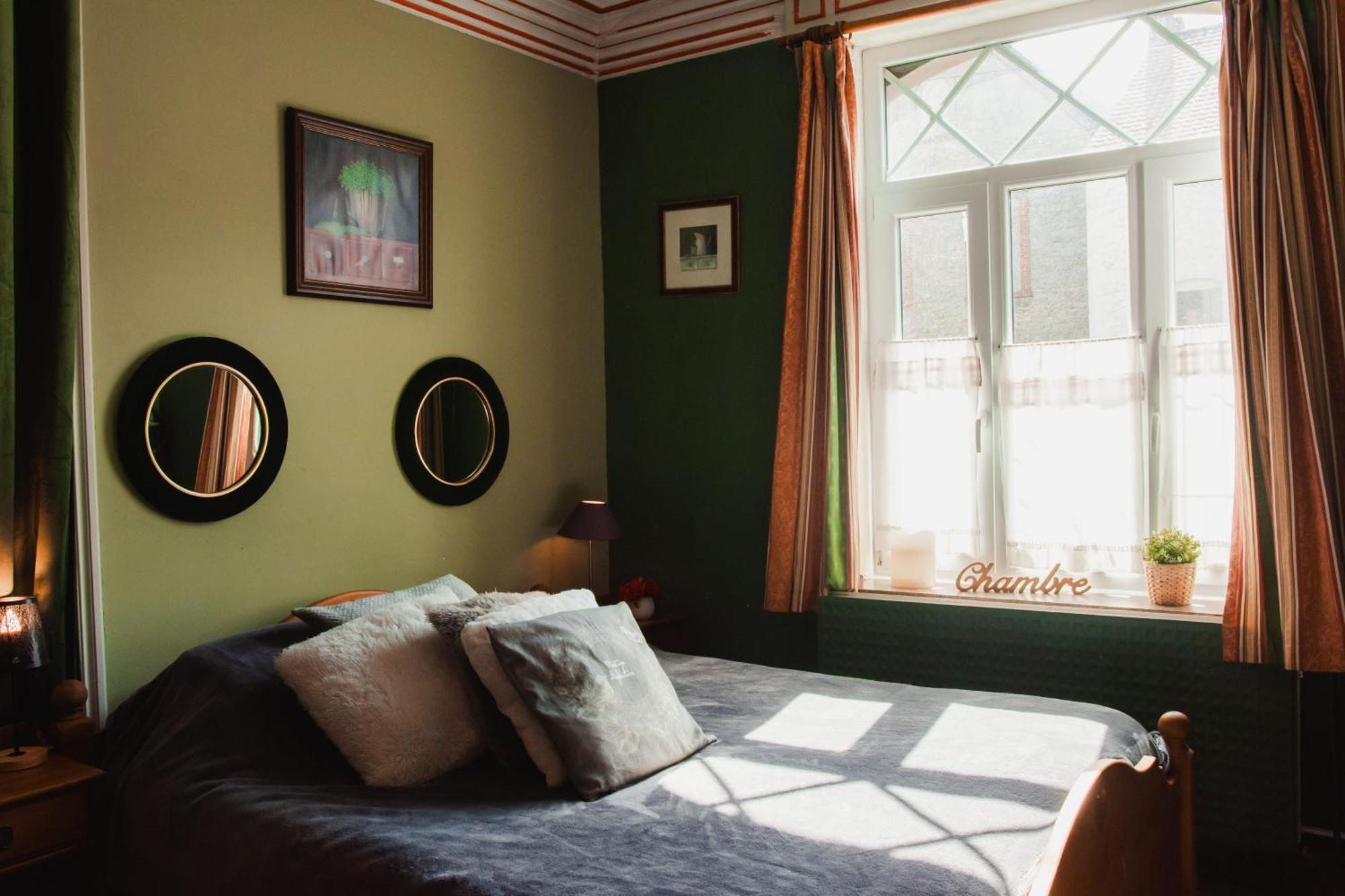 Maison D'Hote Les Notes Endormie Chambre Secrete Berzee Exterior photo
